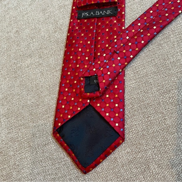 Jos A Bank Silk Made in the USA Diamonds Circles Gold Blue Red Professional Tie - Picture 5 of 10